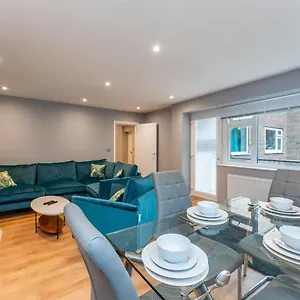 stylish-2-bedroom-apartment-in-bournemouth-500m-from-beach.bournemouth-hotels.org/